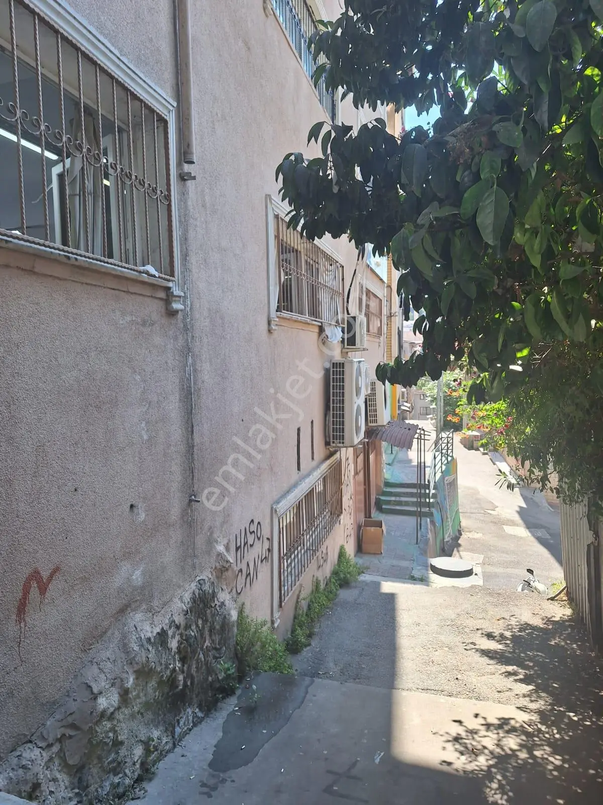 Altın Emlak Vatan'dan Beyoğlu Teşrifatçı Sokakta 100 Metrekarelik Dükkan - Görsel 4
