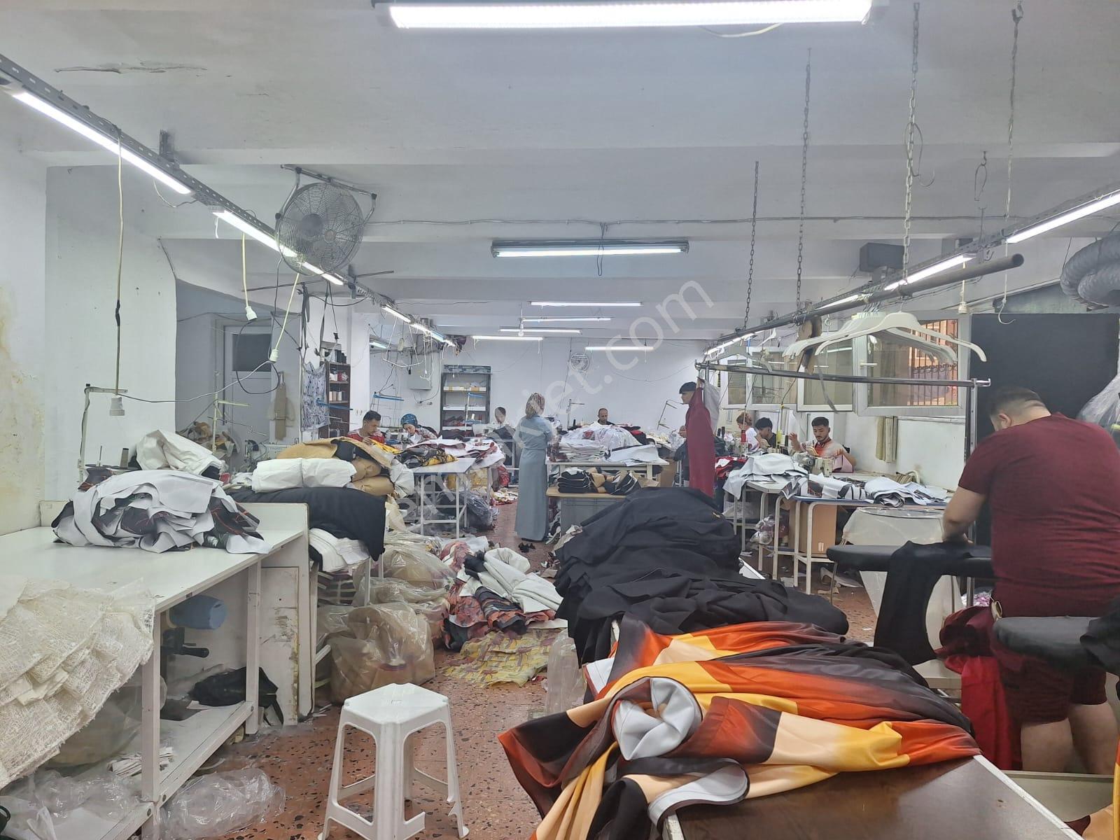 Altın Emlak Vatan'dan Beyoğlu Teşrifatçı Sokakta 100 Metrekarelik Dükkan