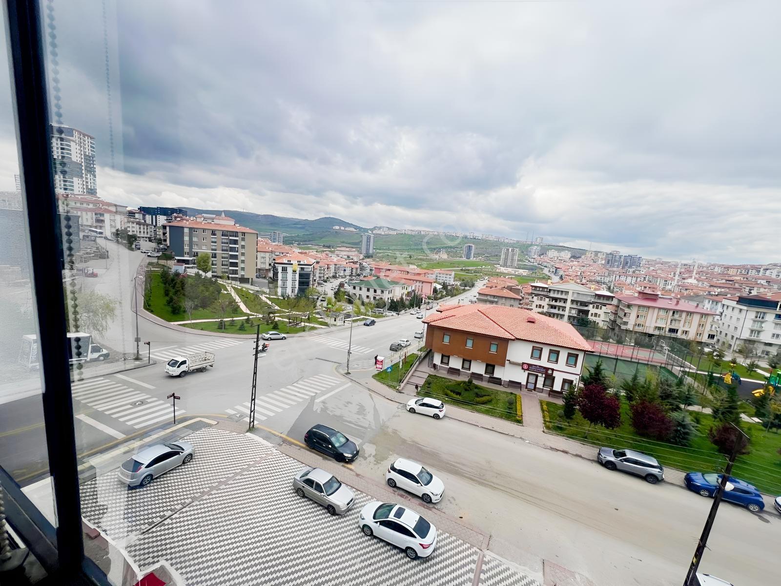 Cadde Üzeri Yeni Bina Lüks Yapılı Geniş Mutfaklı Satılık Daire - Görsel 26