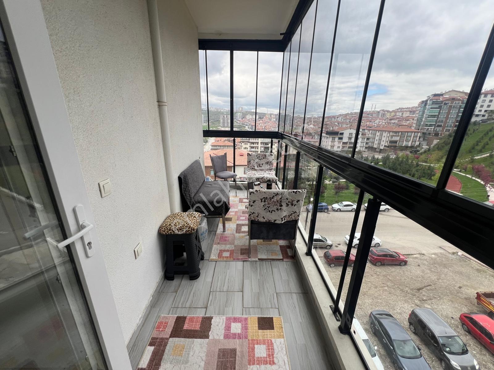 Cadde Üzeri Yeni Bina Lüks Yapılı Geniş Mutfaklı Satılık Daire - Görsel 22