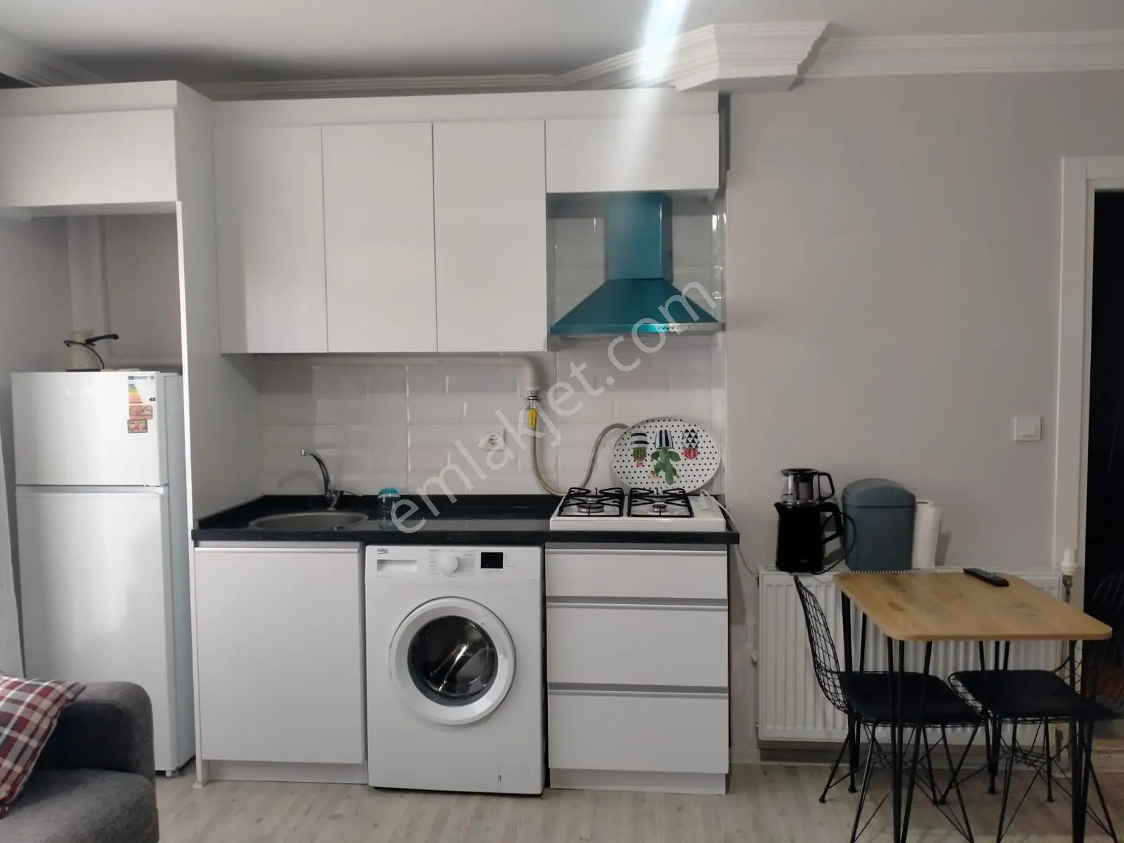 Salihli Berkay Emlaktan Cumhuriyet Mah Kiralık Eşyalı 1+1 Doğalgaz Isıtmalı Daire