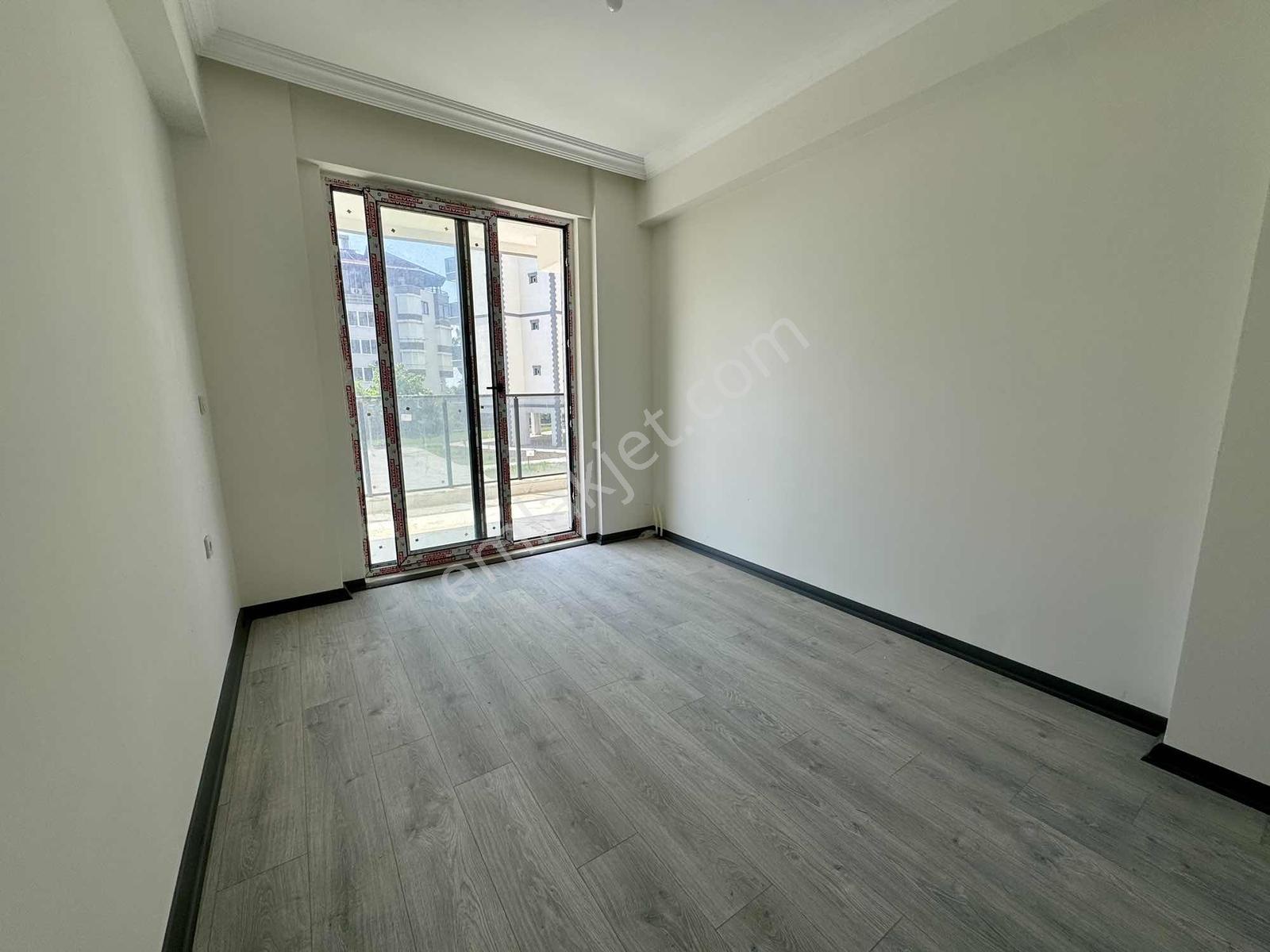 Finike Hasyurt Sahilde 2+1 Satılık Ferah Daire - Görsel 2