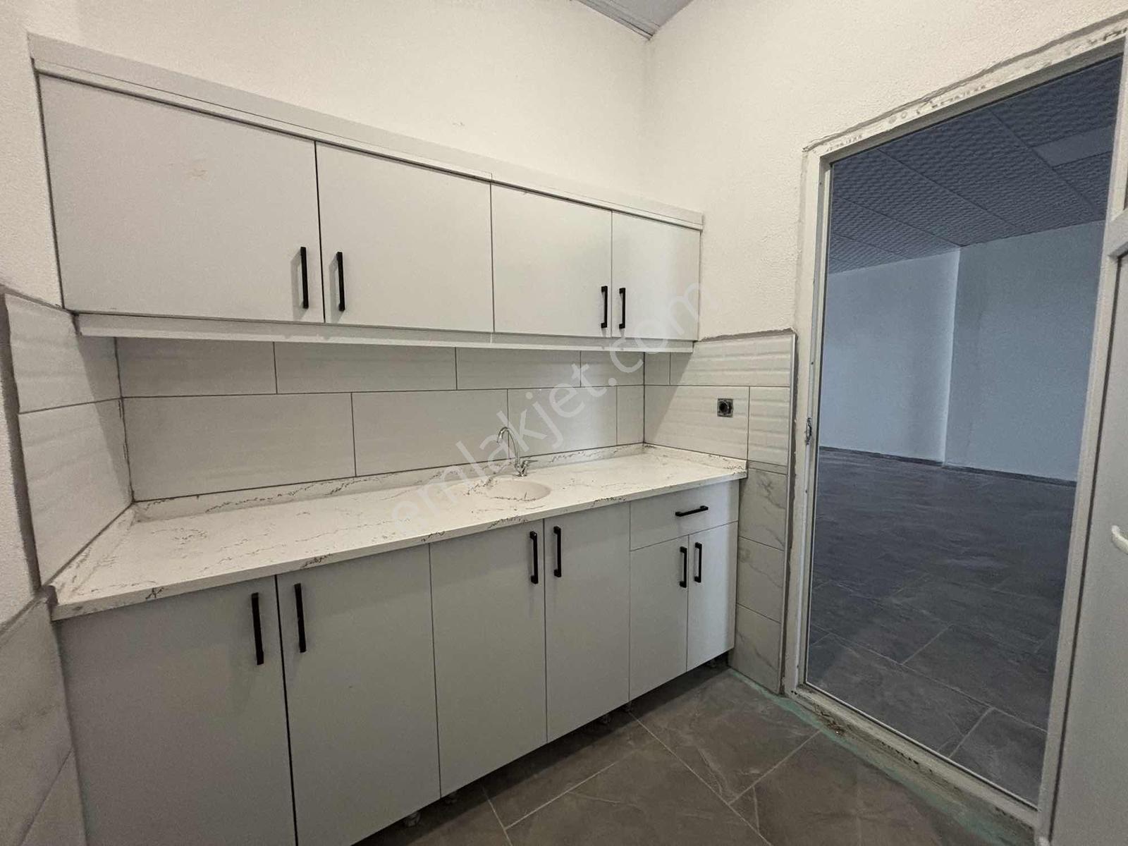 Ayşe Emlak'tan Cumhuriyet Mahellesinde Satılık 205m2 Dükkan - Görsel 7