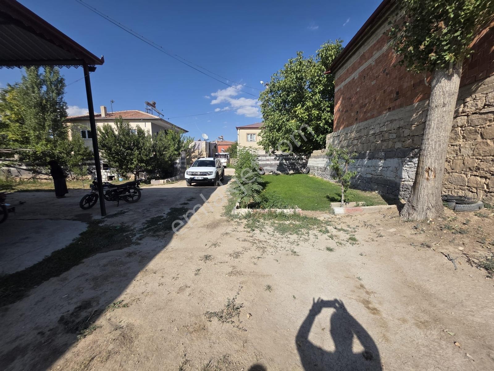 Sazlıca Aşağı Mah. 811 M2 Arsa İçinde 2+1 Ev Satılık - Görsel 8