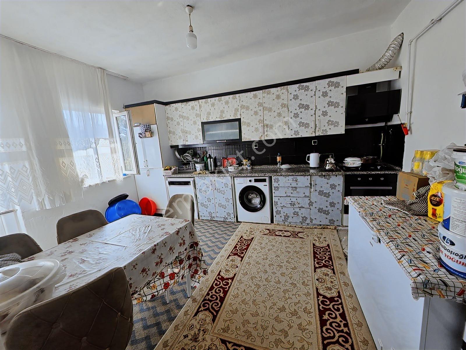 Sazlıca Aşağı Mah. 811 M2 Arsa İçinde 2+1 Ev Satılık - Görsel 4