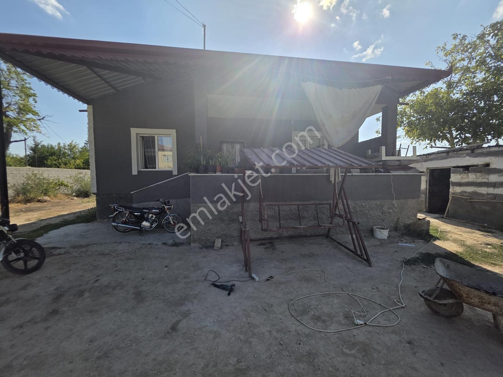 Sazlıca Aşağı Mah. 811 M2 Arsa İçinde 2+1 Ev Satılık - Görsel 14