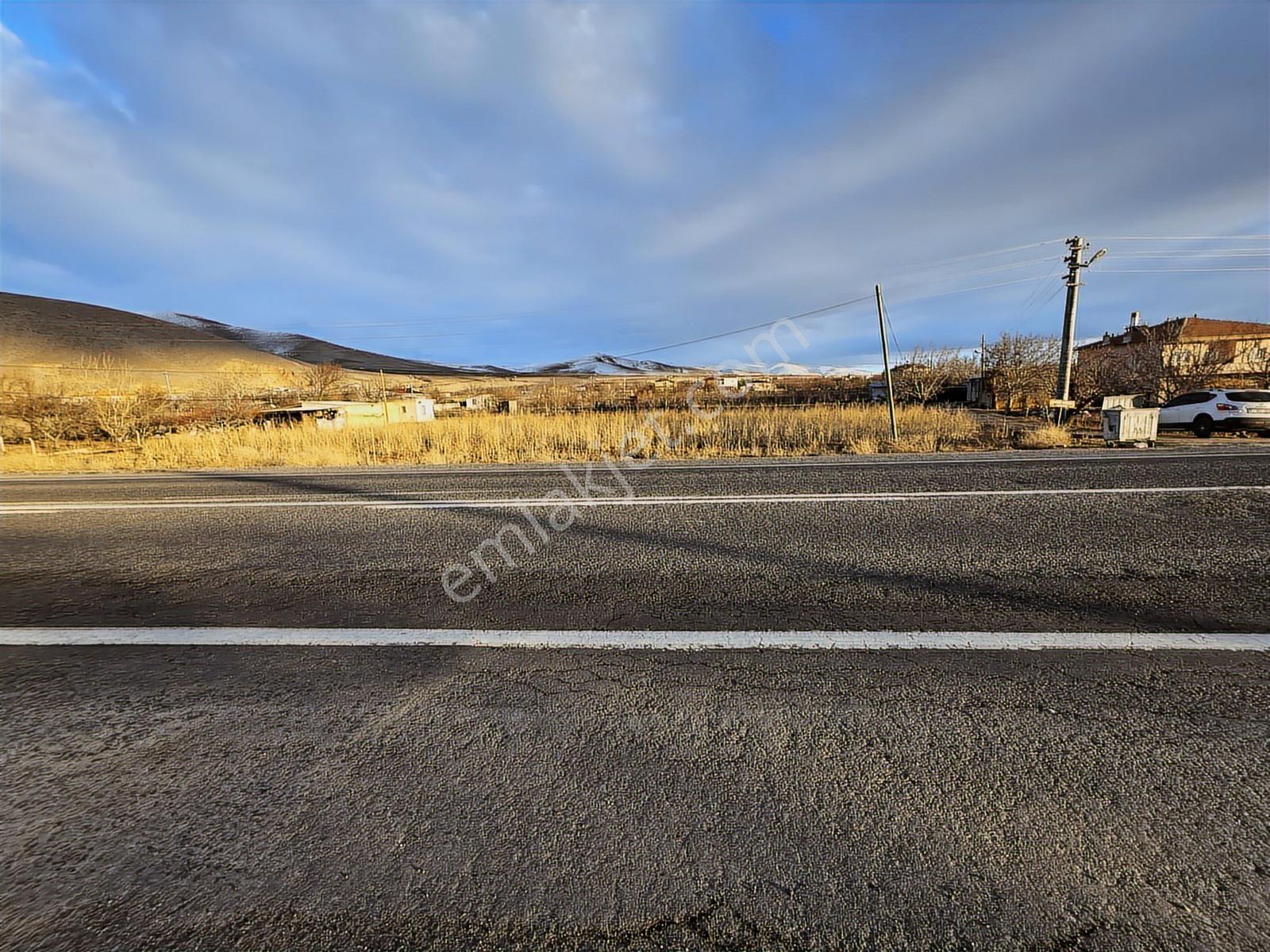 Sazlıca Yeni Mah. Anayola Sıfır 3 Cephe Yol 1090 M2 Satılık Arsa - Görsel 8