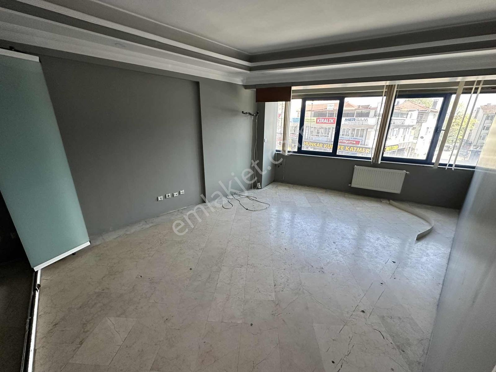 Yeni Camii'de Yüksek Tabela Değerine Sahip 160m2 Ofis - Görsel 7