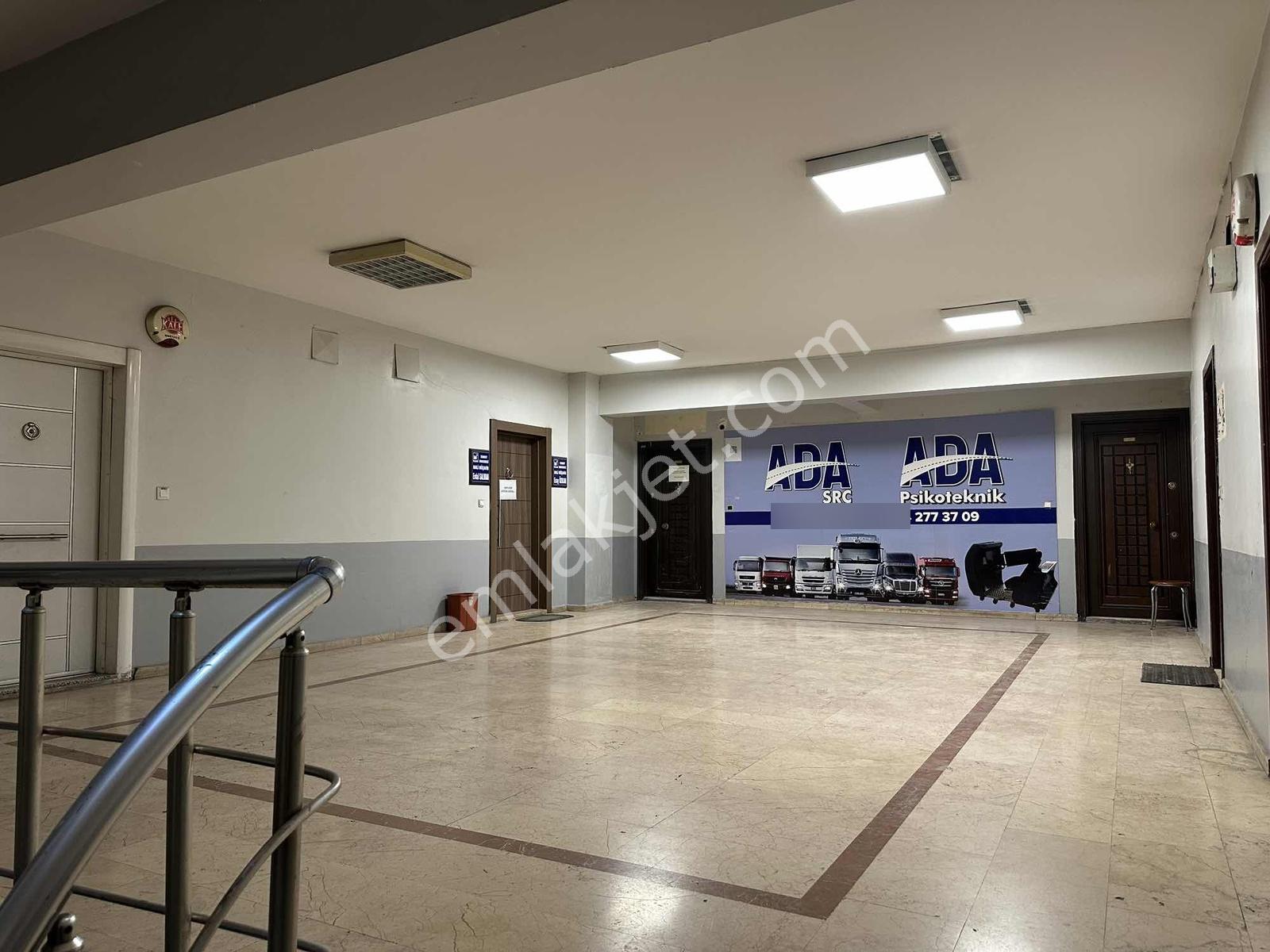 Yeni Camii'de Yüksek Tabela Değerine Sahip 160m2 Ofis - Görsel 2