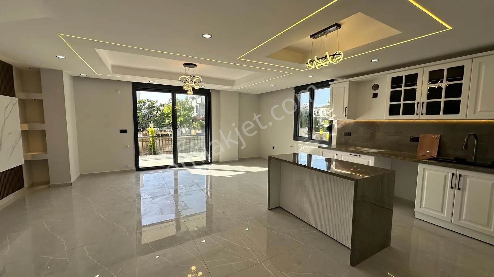 Ayvalık Altınovada Denize 250 Metre 3+1 Bahçeli Satılık Villa - Görsel 4