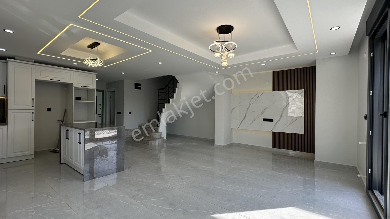 Ayvalık Altınovada Denize 250 Metre 3+1 Bahçeli Satılık Villa - Görsel 11