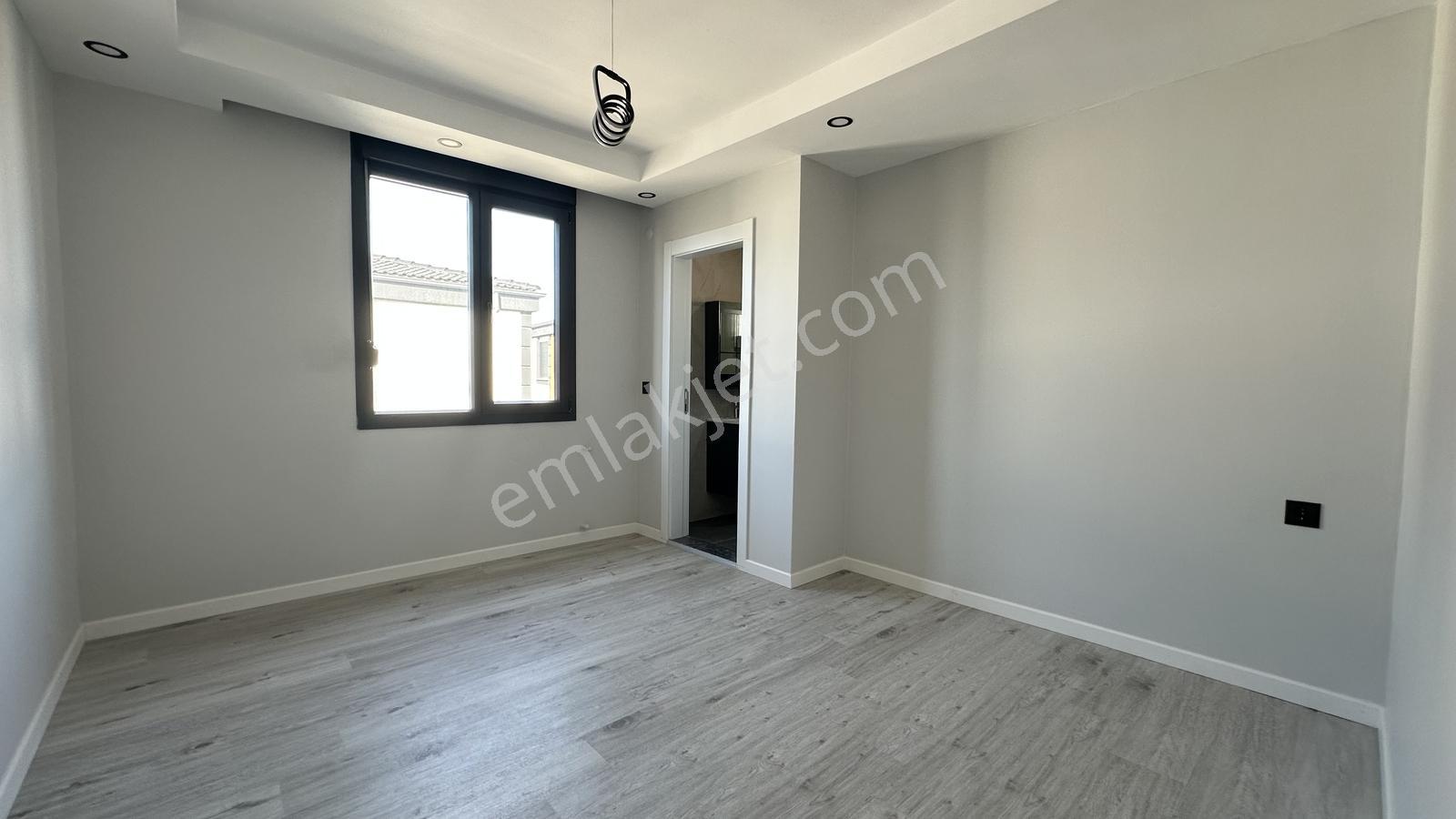 Ayvalık Altınovada Denize 250 Metre 3+1 Bahçeli Satılık Villa - Görsel 22