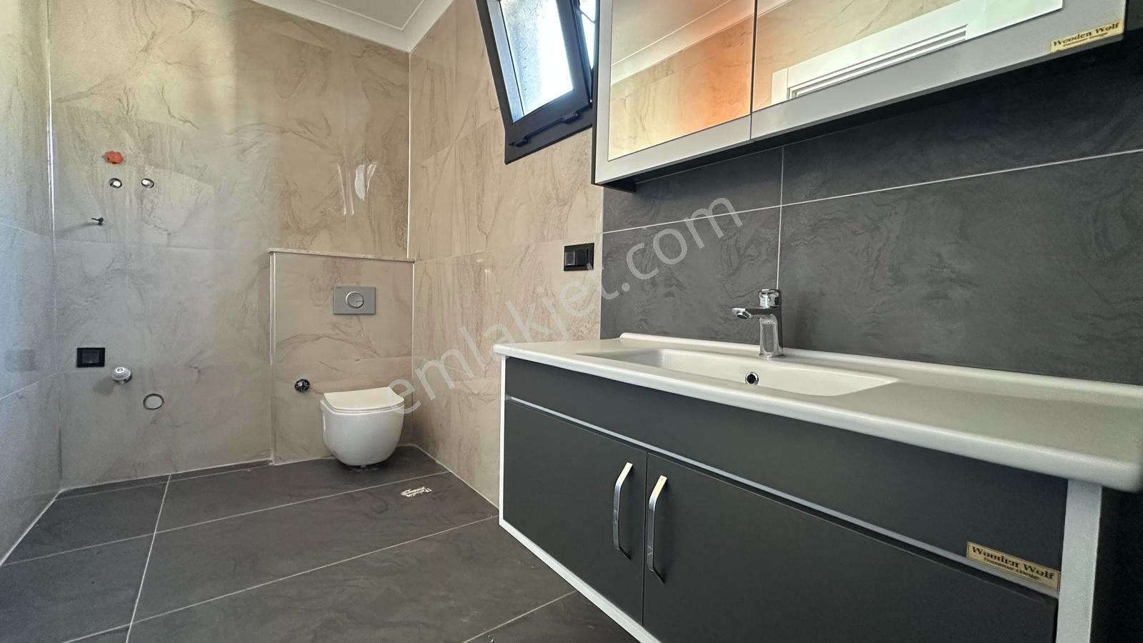 Ayvalık Altınovada Denize 250 Metre 3+1 Bahçeli Satılık Villa - Görsel 25