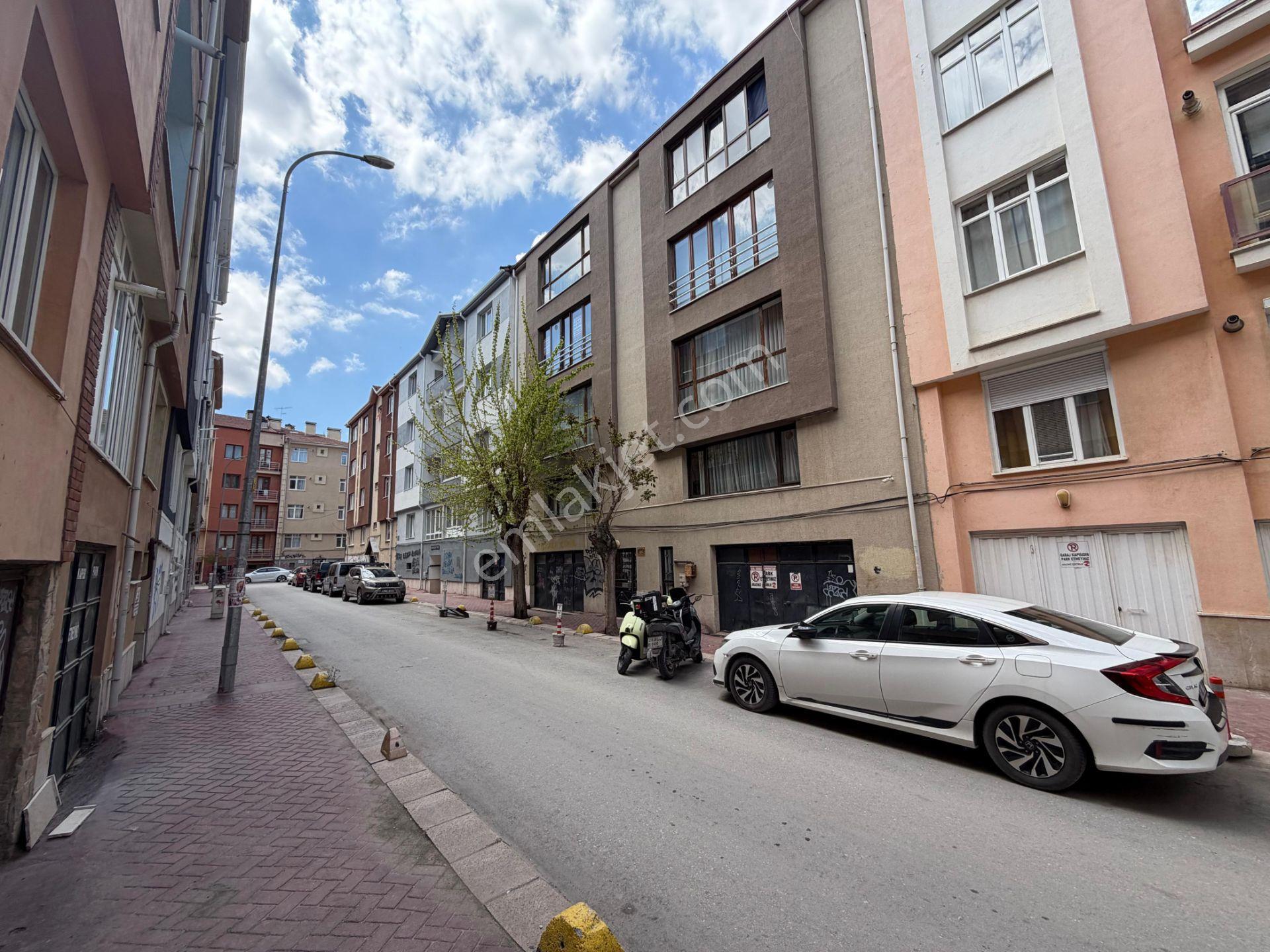 Akademi'den Cadde Yakını Ara Kat Asansörlü Satılık 2+1 - Görsel 31