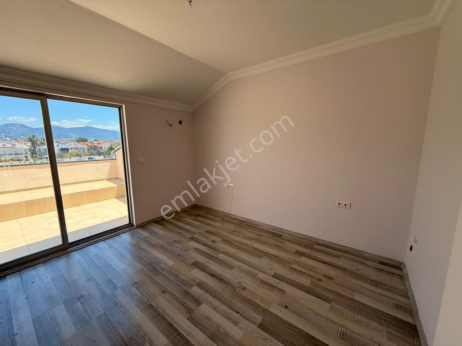 Stop’tan Foça Yerguzlar Caddesi Üzeri Kiralık İşyeri - Görsel 3