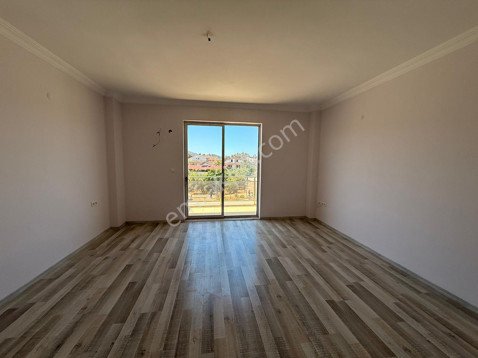 Stop’tan Foça Yerguzlar Caddesi Üzeri Kiralık İşyeri - Görsel 2