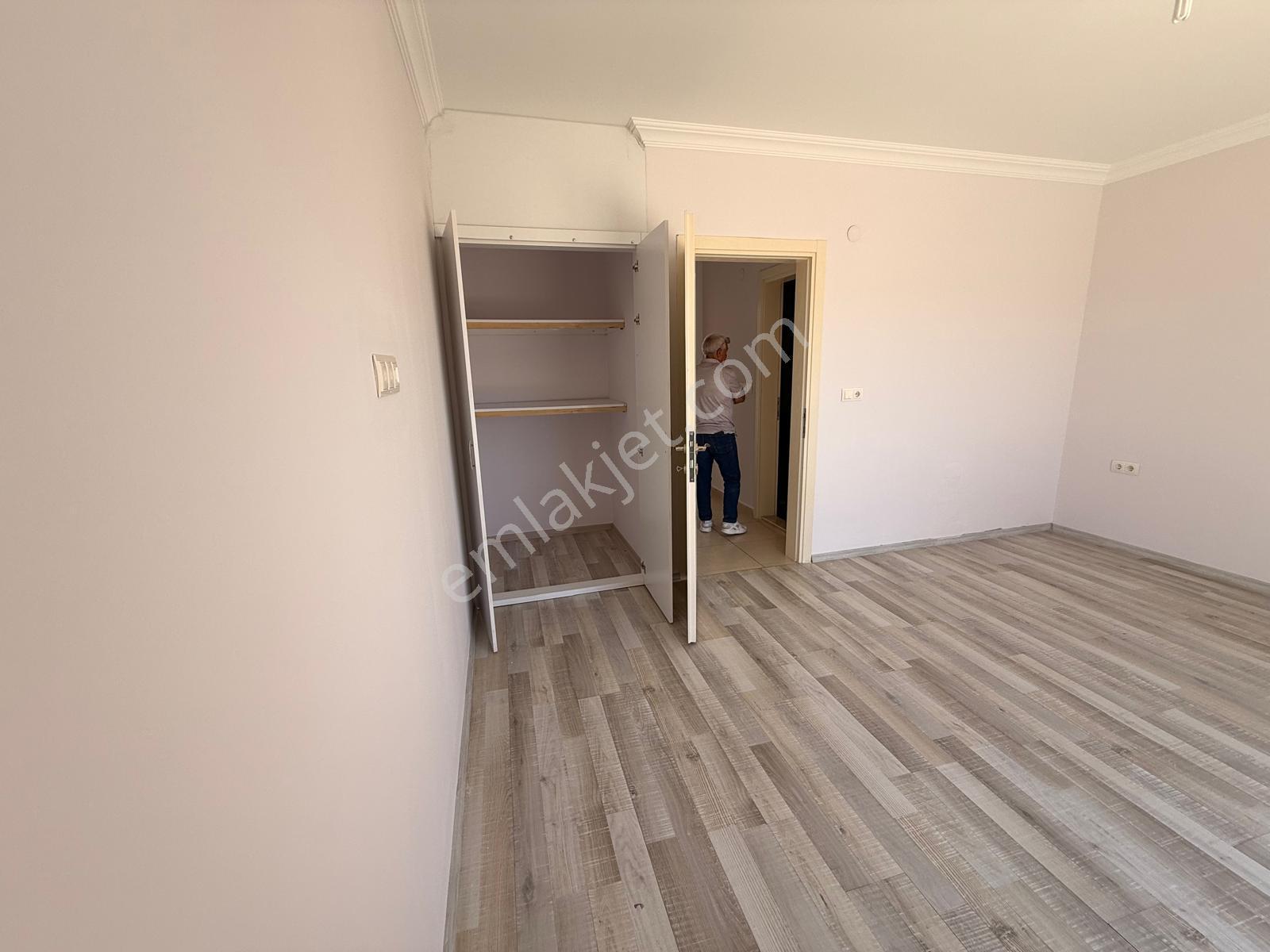 Stop’tan Foça Yerguzlar Caddesi Üzeri Kiralık İşyeri - Görsel 5