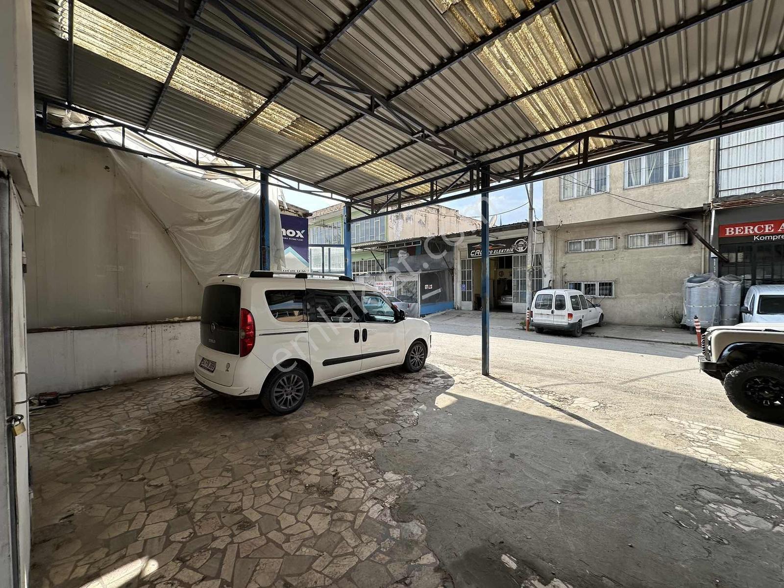 Hanlı Sanayide 450m2 3 Katlı Verandalı Köşe Dükkan - Görsel 5