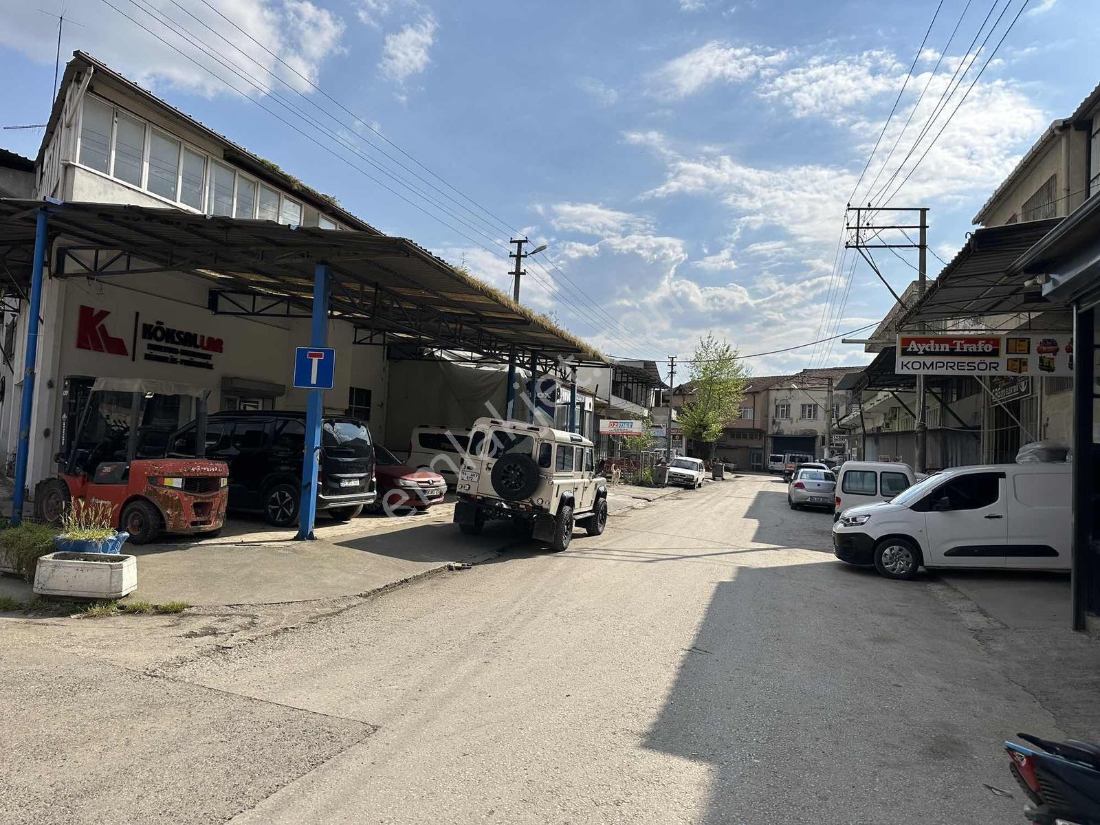 Hanlı Sanayide 450m2 3 Katlı Verandalı Köşe Dükkan - Görsel 3