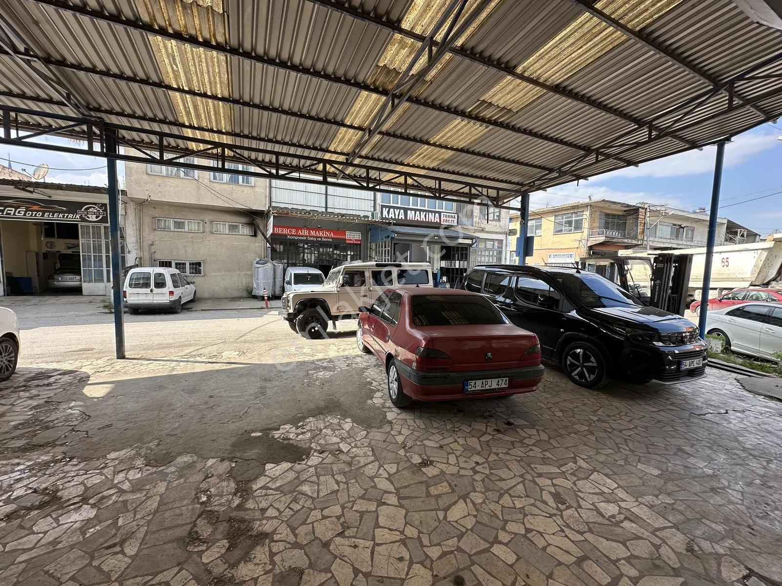 Hanlı Sanayide 450m2 3 Katlı Verandalı Köşe Dükkan - Görsel 12