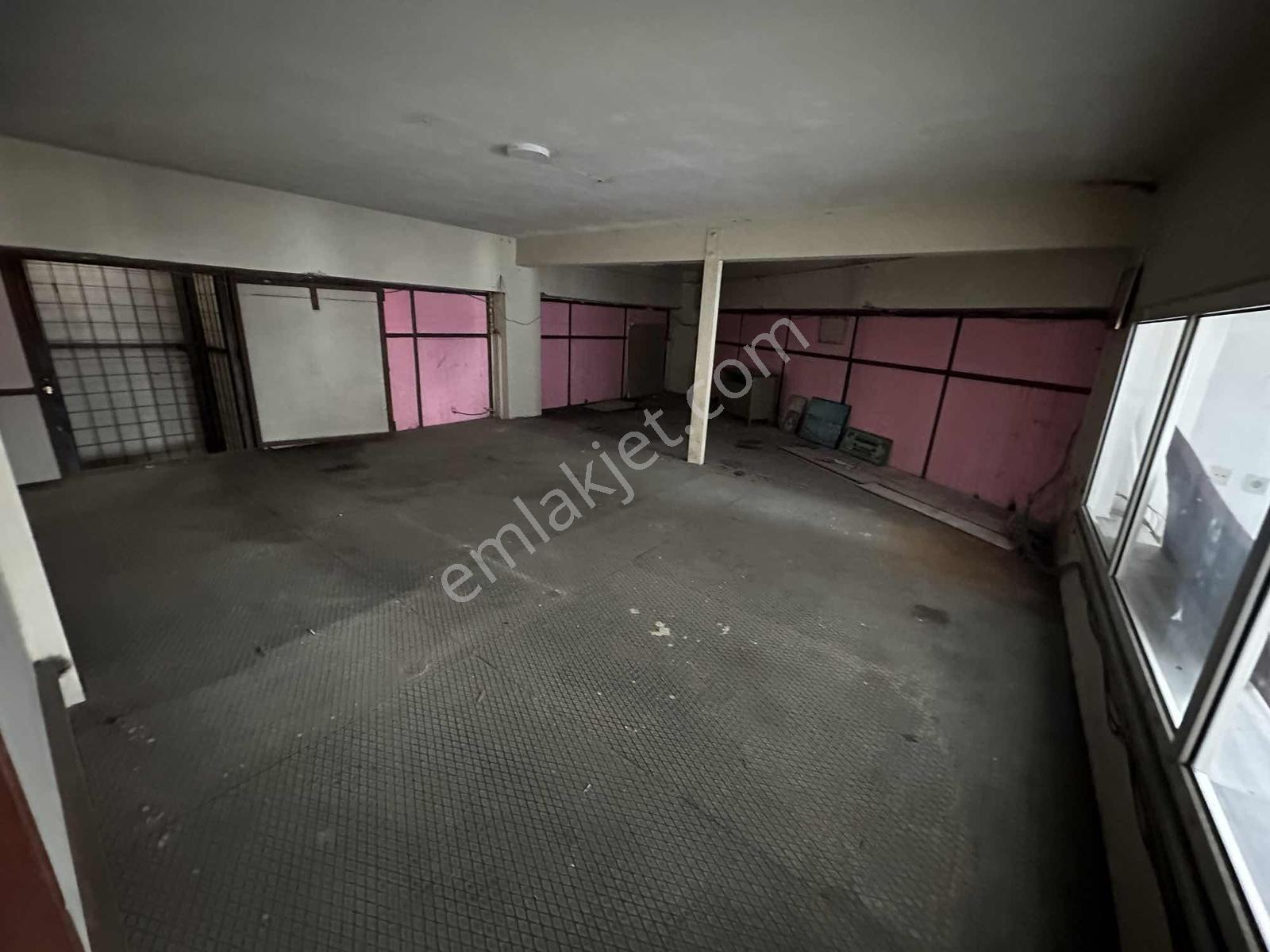 Hanlı Sanayide 450m2 3 Katlı Verandalı Köşe Dükkan - Görsel 16
