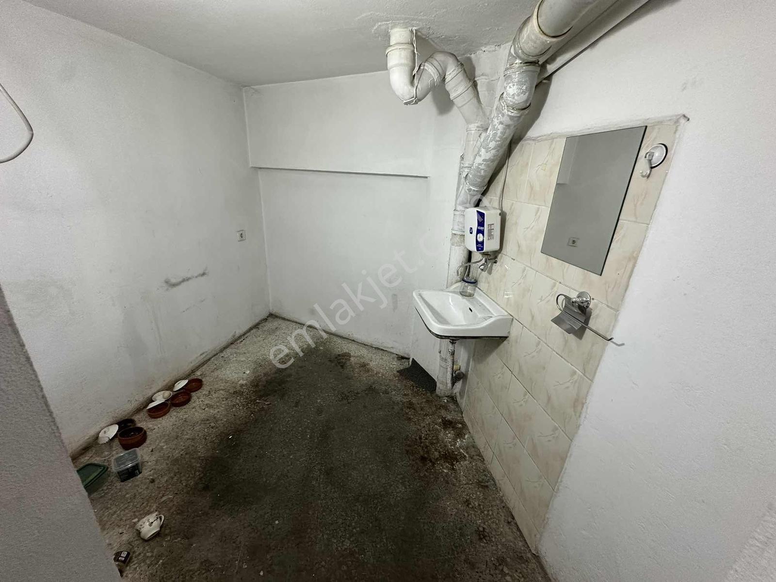 Hanlı Sanayide 450m2 3 Katlı Verandalı Köşe Dükkan - Görsel 25
