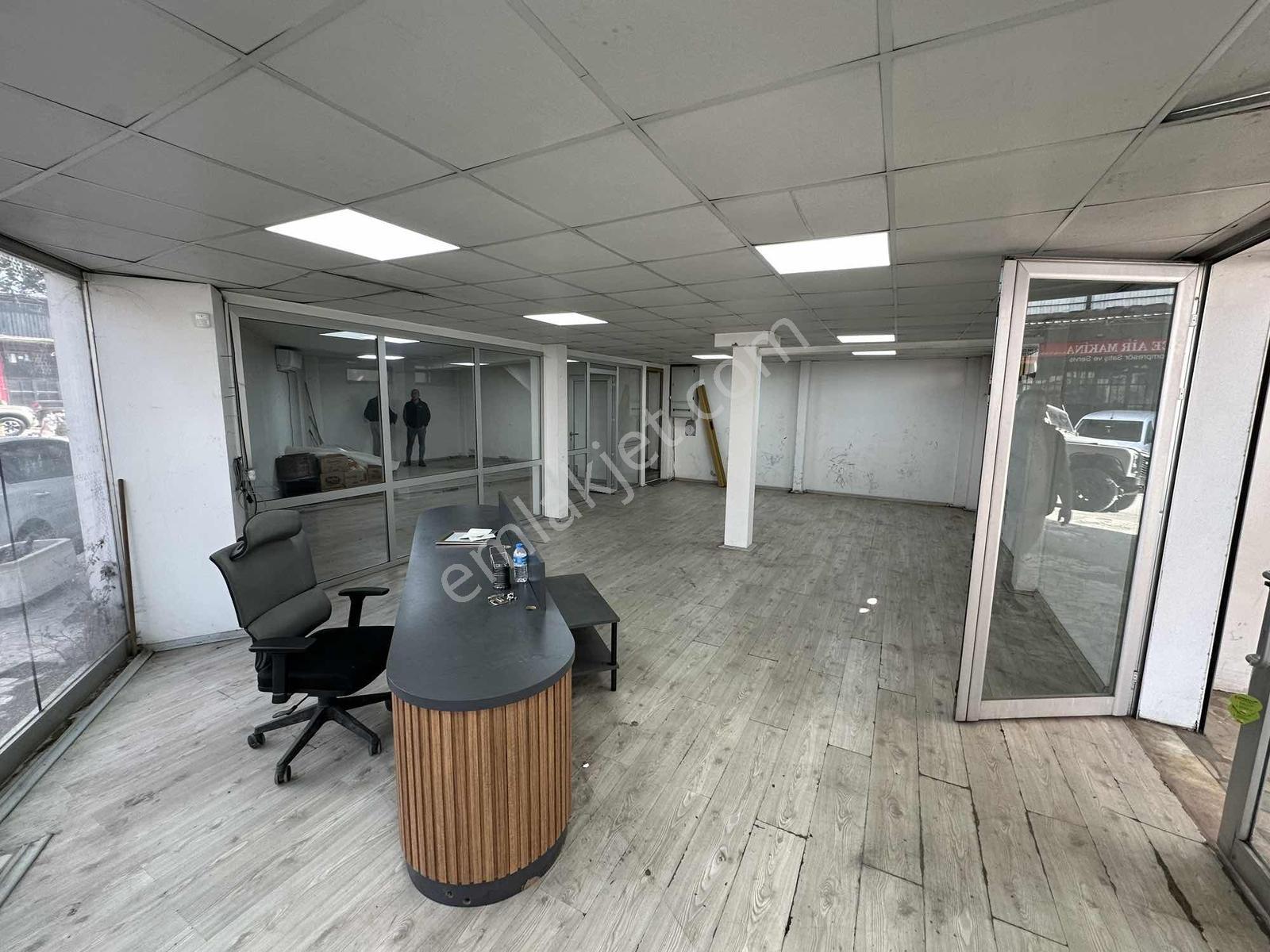 Hanlı Sanayide 450m2 3 Katlı Verandalı Köşe Dükkan - Görsel 6