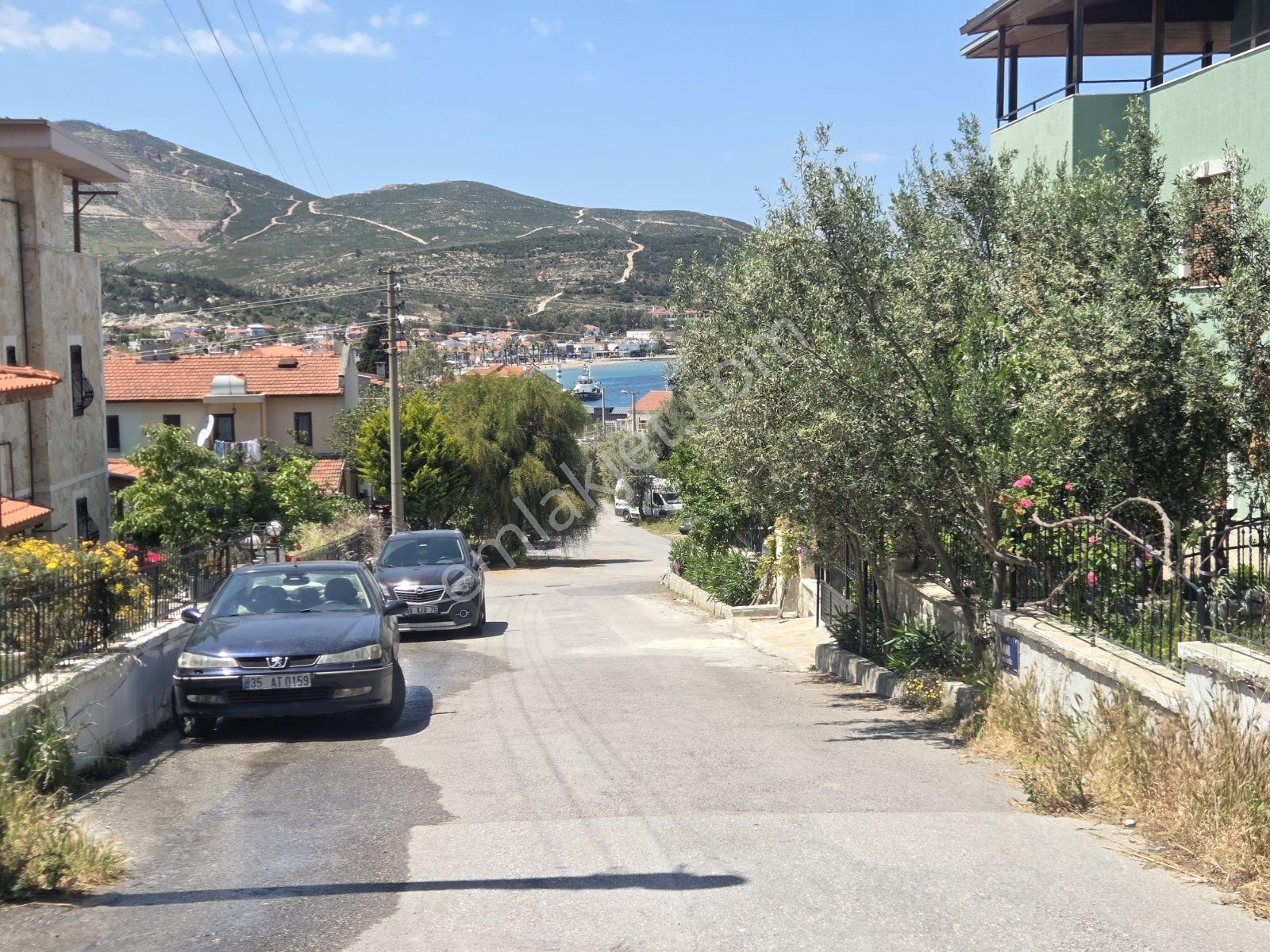 Yenifoça Marina Yakını Müstakil Bahçeli 4+1 Tripleks Villa - Görsel 26