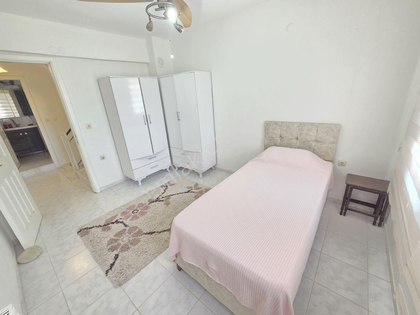 Yenifoça Marina Yakını Müstakil Bahçeli 4+1 Tripleks Villa - Görsel 33