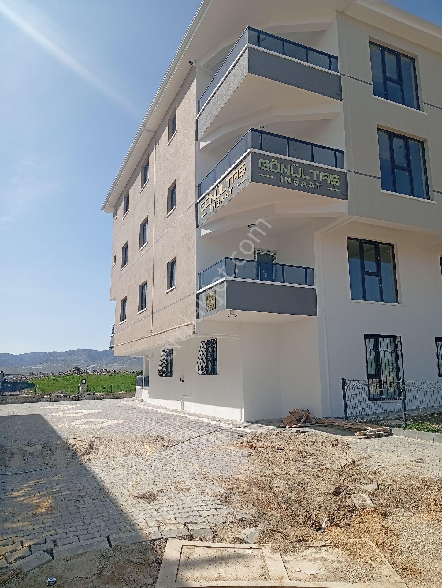 Yenikent'te Satılık 3+1 Ebeveyn Banyolu Daire - Görsel 2