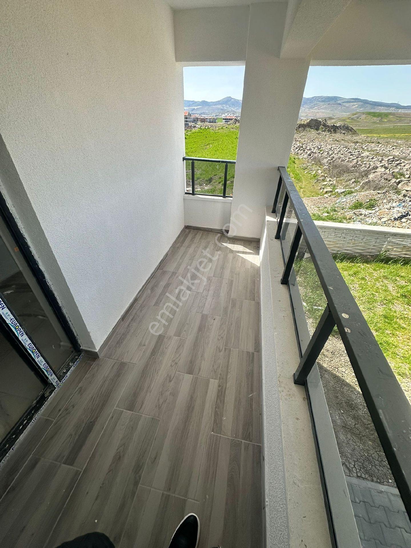 Yenikent'te Satılık 3+1 Ebeveyn Banyolu Daire - Görsel 21