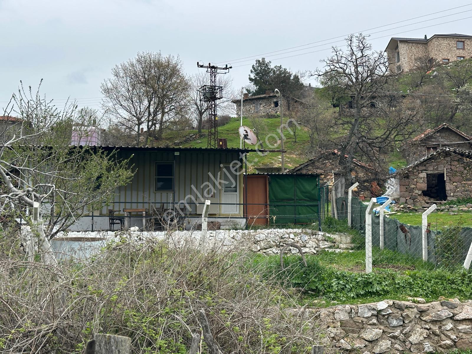 Akmandan 170 M2 Arsa, Elektrik+su+bahçe+konteynır Ev - Görsel 2