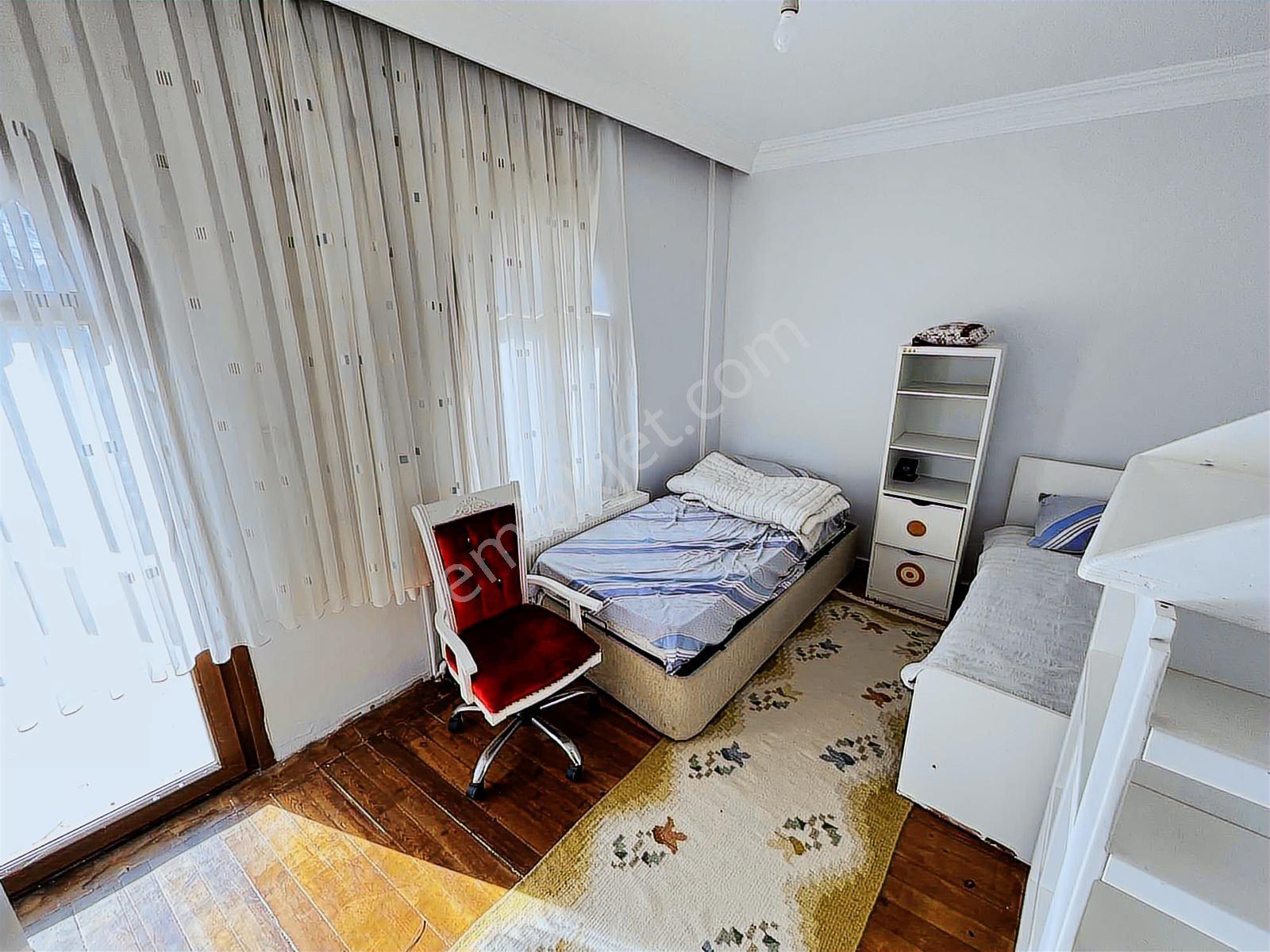 Silivri Kavaklı Bölgesinde Satılık Geniş Bahçeli Triplex Villa - Görsel 16