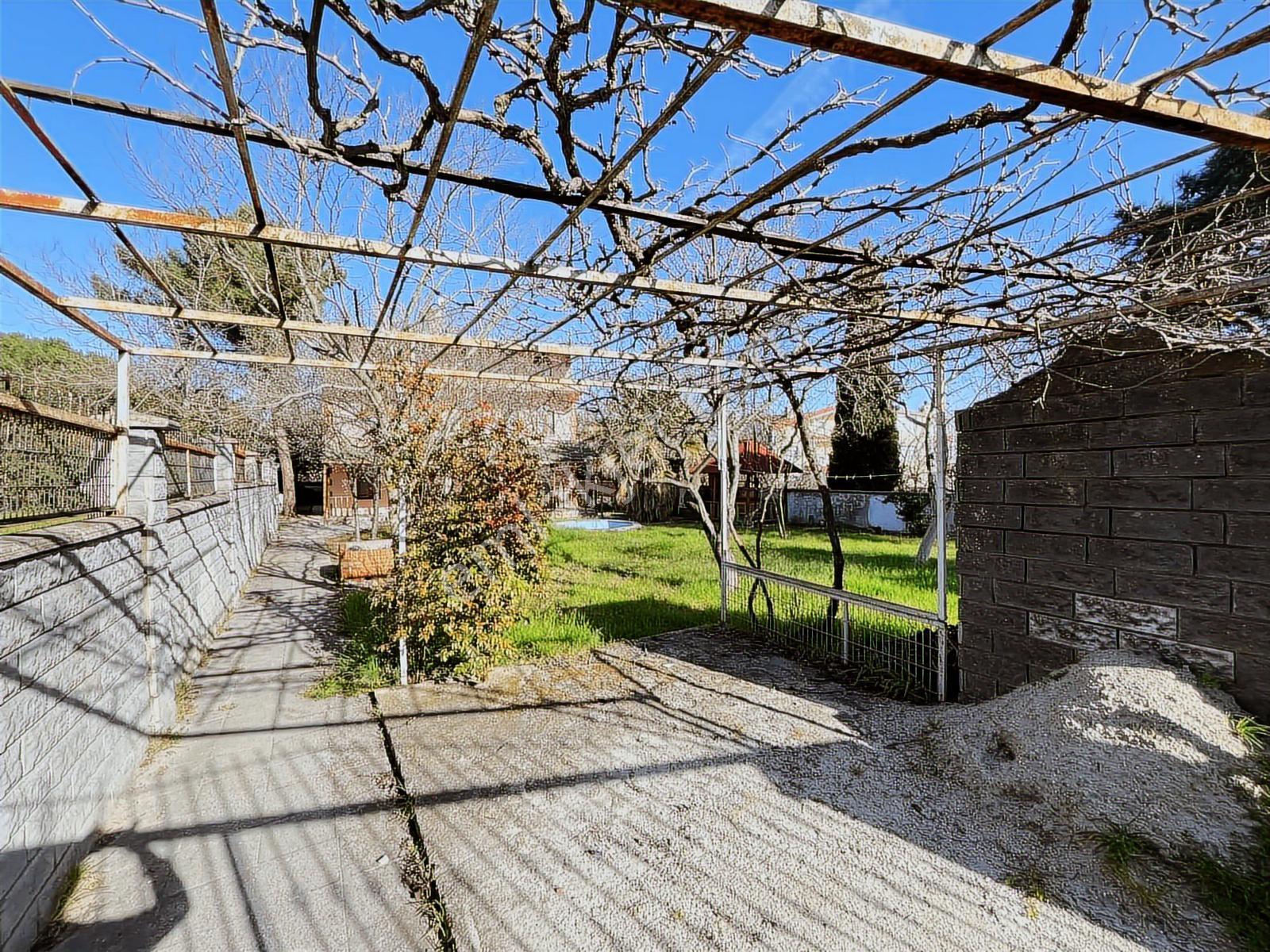 Silivri Kavaklı Bölgesinde Satılık Geniş Bahçeli Triplex Villa - Görsel 8