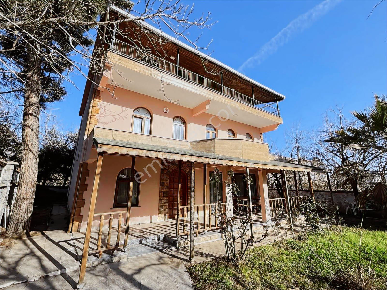 Silivri Kavaklı Bölgesinde Satılık Geniş Bahçeli Triplex Villa - Görsel 11