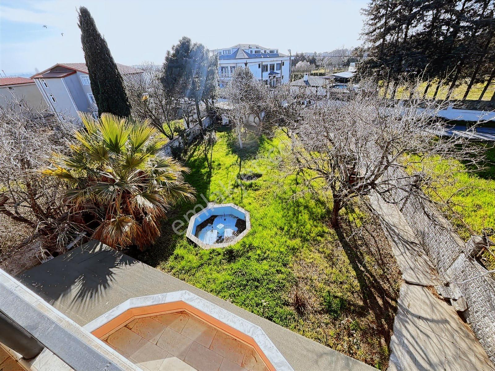 Silivri Kavaklı Bölgesinde Satılık Geniş Bahçeli Triplex Villa - Görsel 13