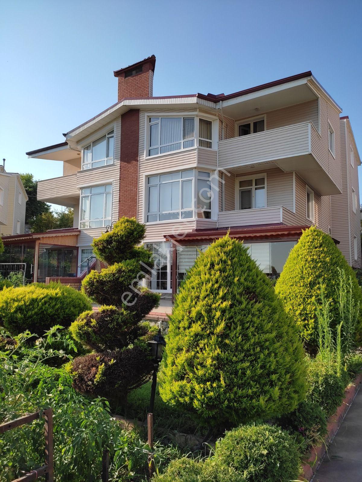 Çavuşbaşı Yavuselimde 300 M Sitede Triblex Villa - Görsel 18