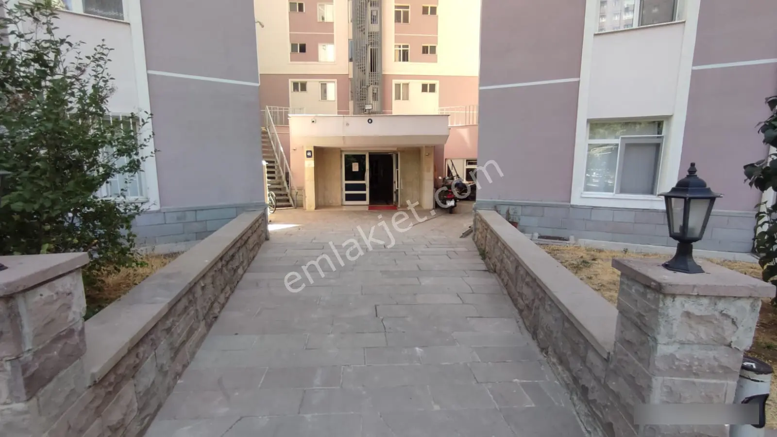 Çankaya İşçi Blokları Mah. Çok Katlılarda Satılık 2+1 Daire - Görsel 4