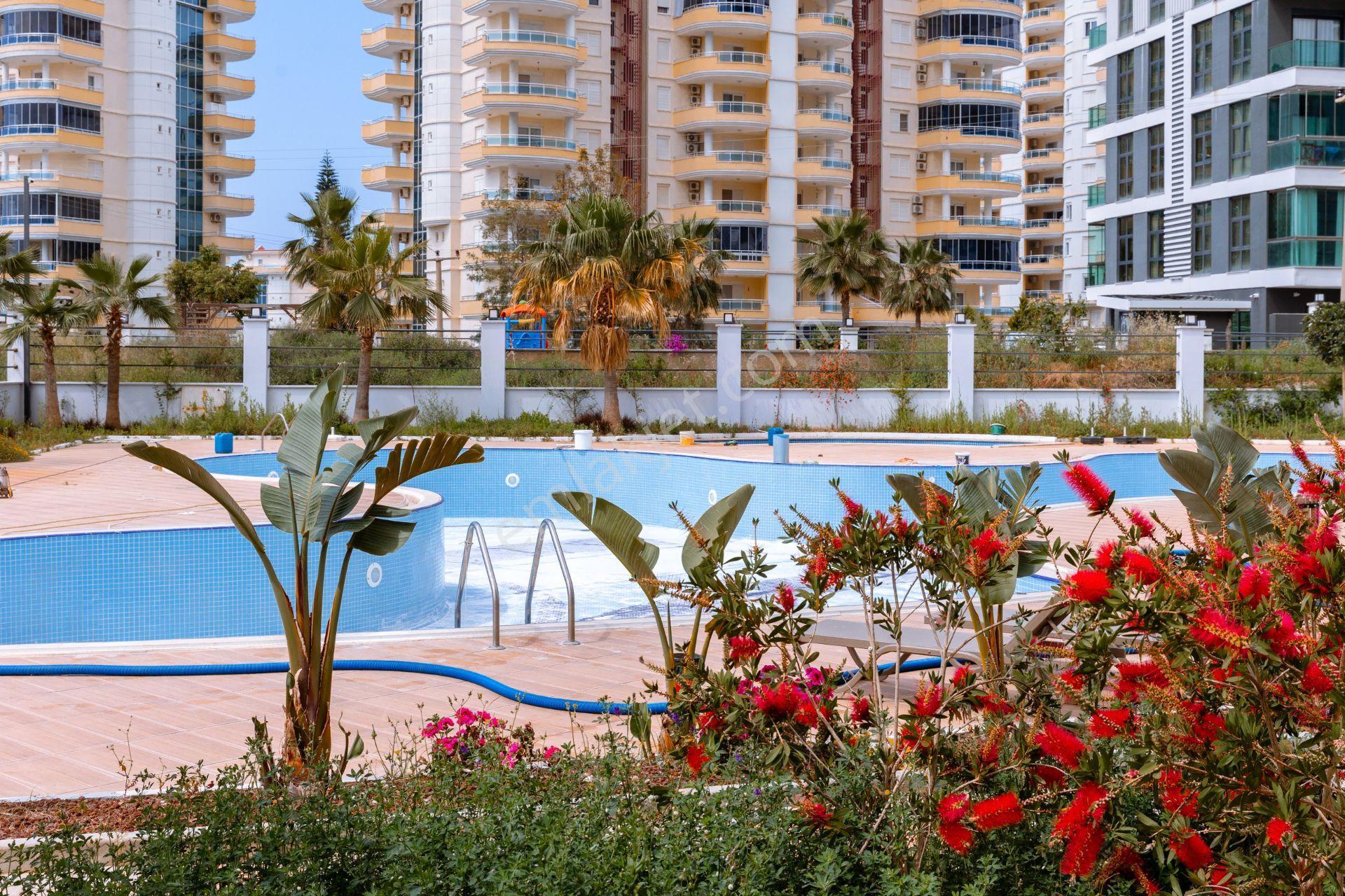 Mahmutlar'da Panoramik Manzaralı 1+1 Daire!