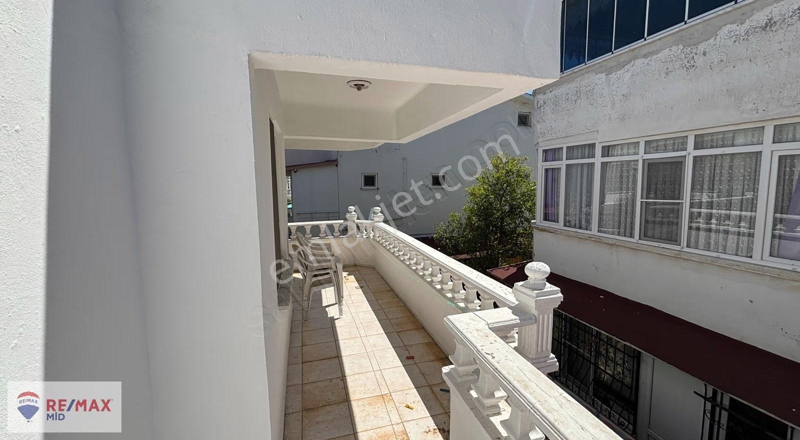Remax Mid'den Gürede Deniz Manzaralı Site İçi Tripleks Villa - Görsel 13