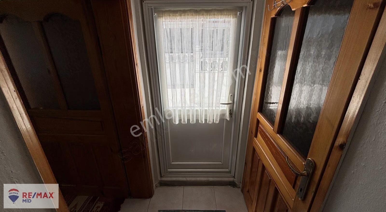 Remax Mid'den Gürede Deniz Manzaralı Site İçi Tripleks Villa - Görsel 3
