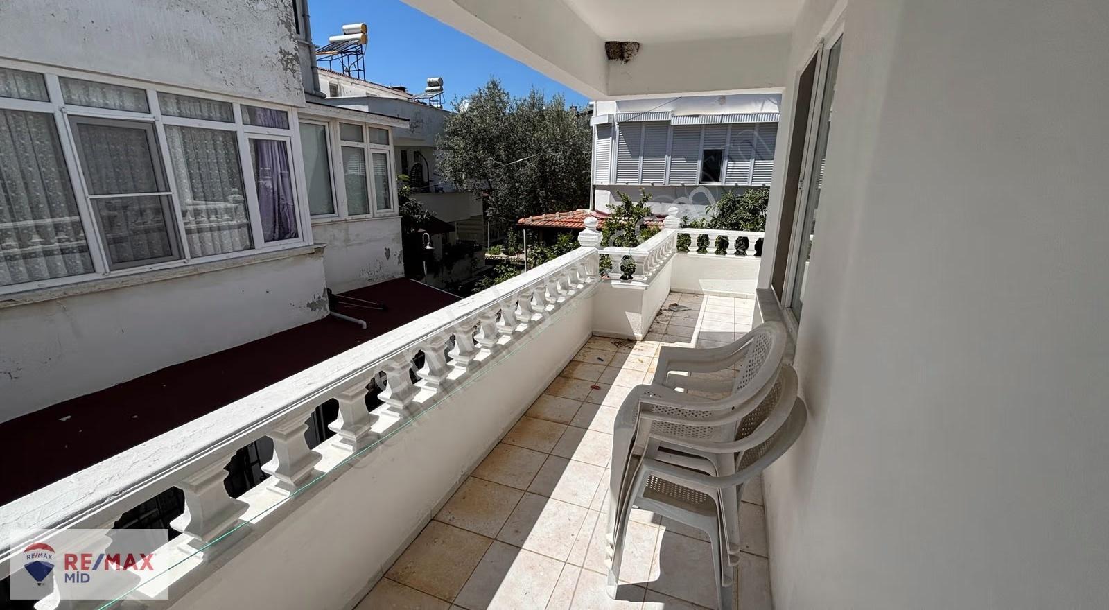 Remax Mid'den Gürede Deniz Manzaralı Site İçi Tripleks Villa - Görsel 17