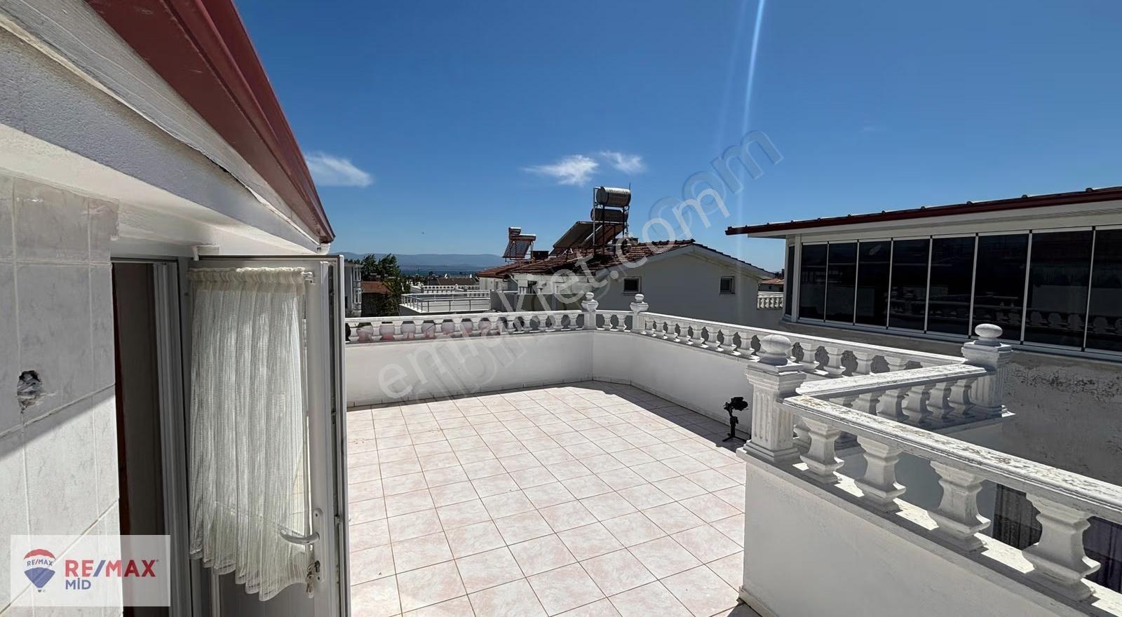 Remax Mid'den Gürede Deniz Manzaralı Site İçi Tripleks Villa - Görsel 19