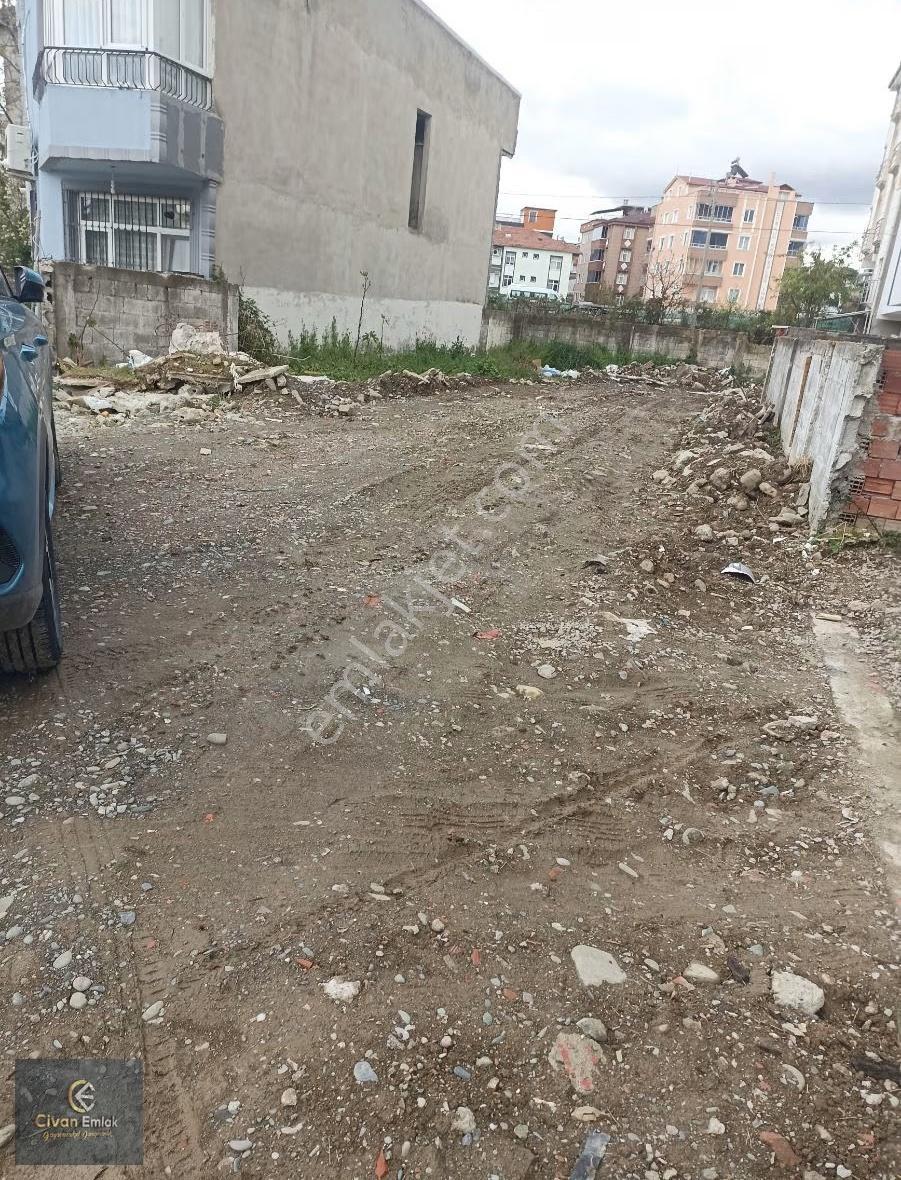Civan Emlaktan Yakakent Merkezde Satılık Arsa
