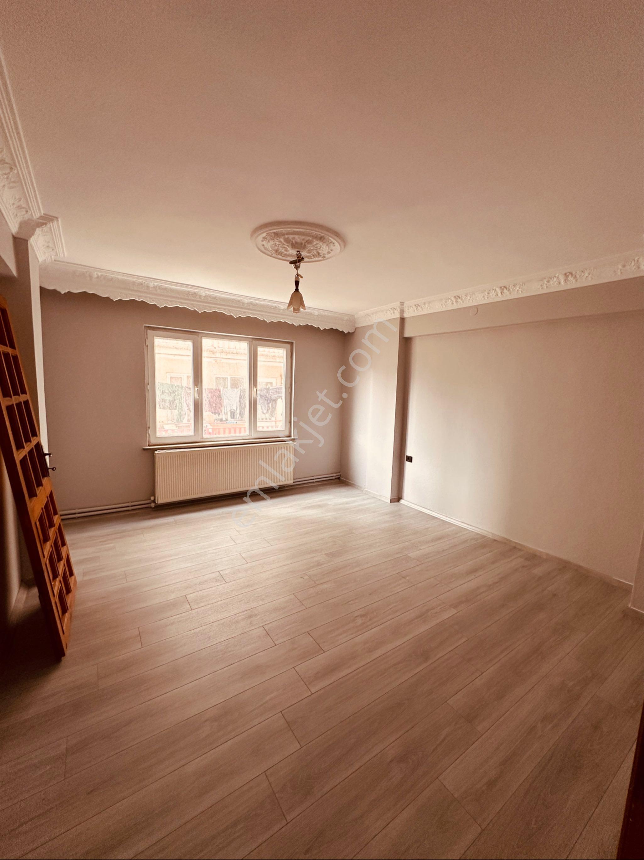 Kasrevi’den Yunusemre Mahallesinde 2. Kat Ara Kat 2+1 Kiralık Daire - Görsel 4