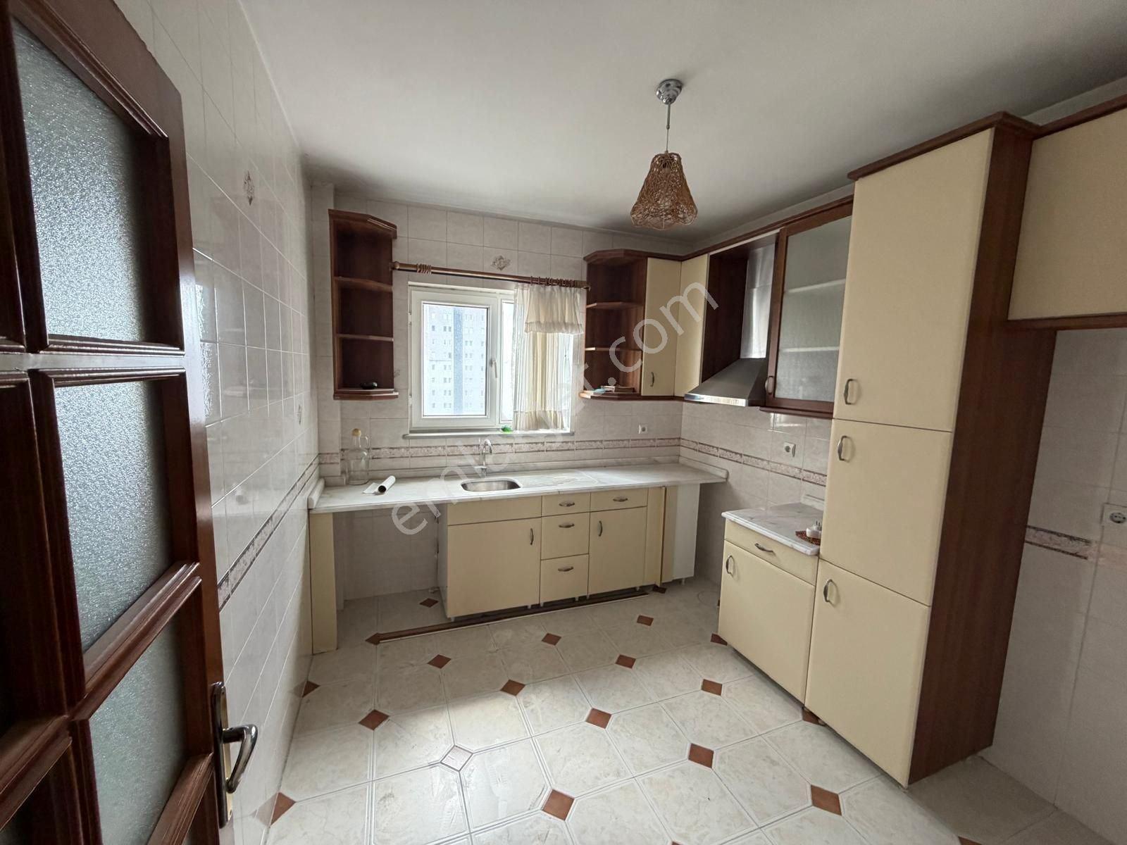 Beylikdüzü Barış Mahallesinde Evrim 2 Sitesinde Satılık 2+1 120 M2 Daire - Görsel 13