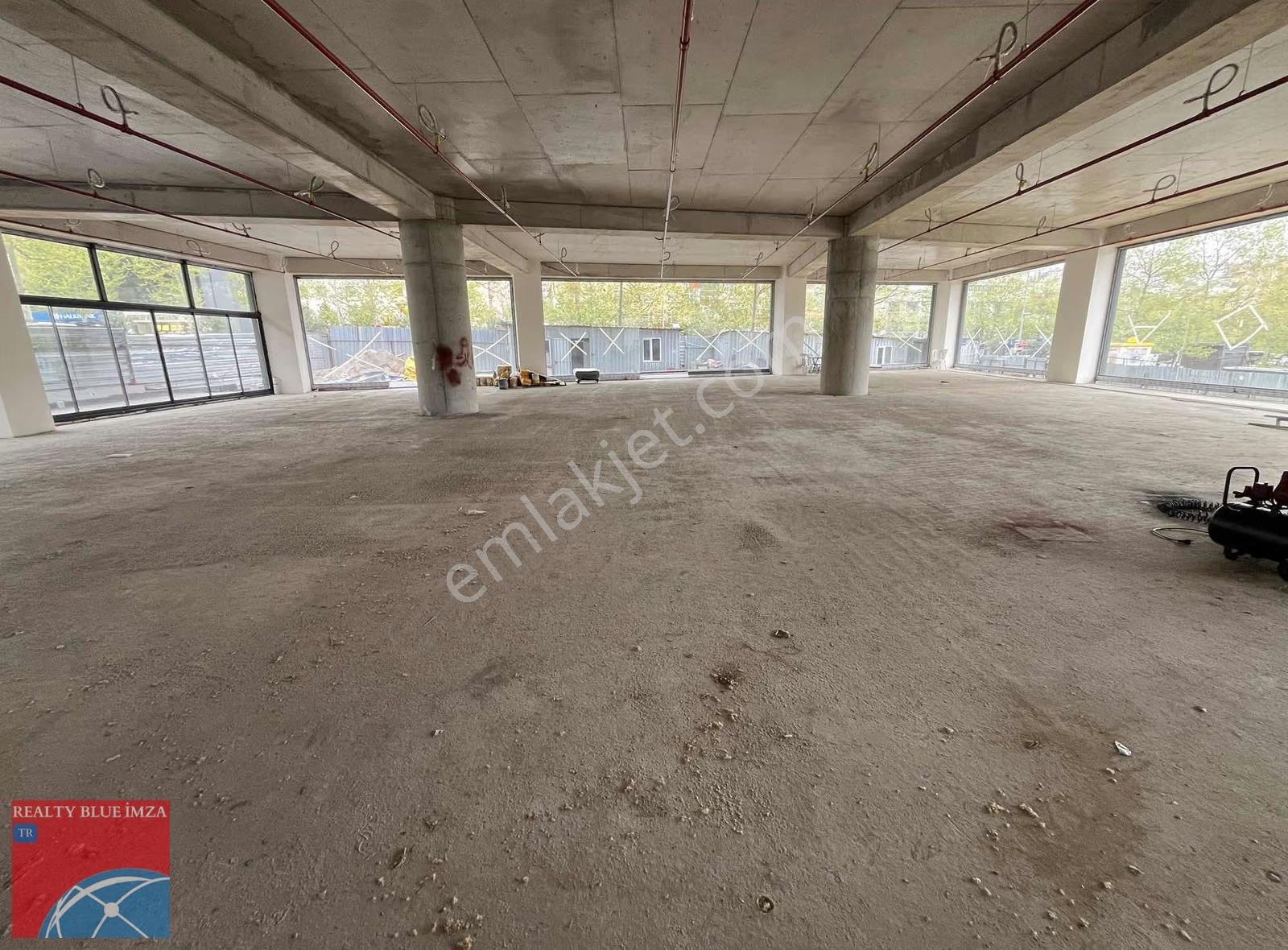 Yenidoğan Atatürk Caddesinde 420 M2 Kiralık Giriş Kat - Görsel 2