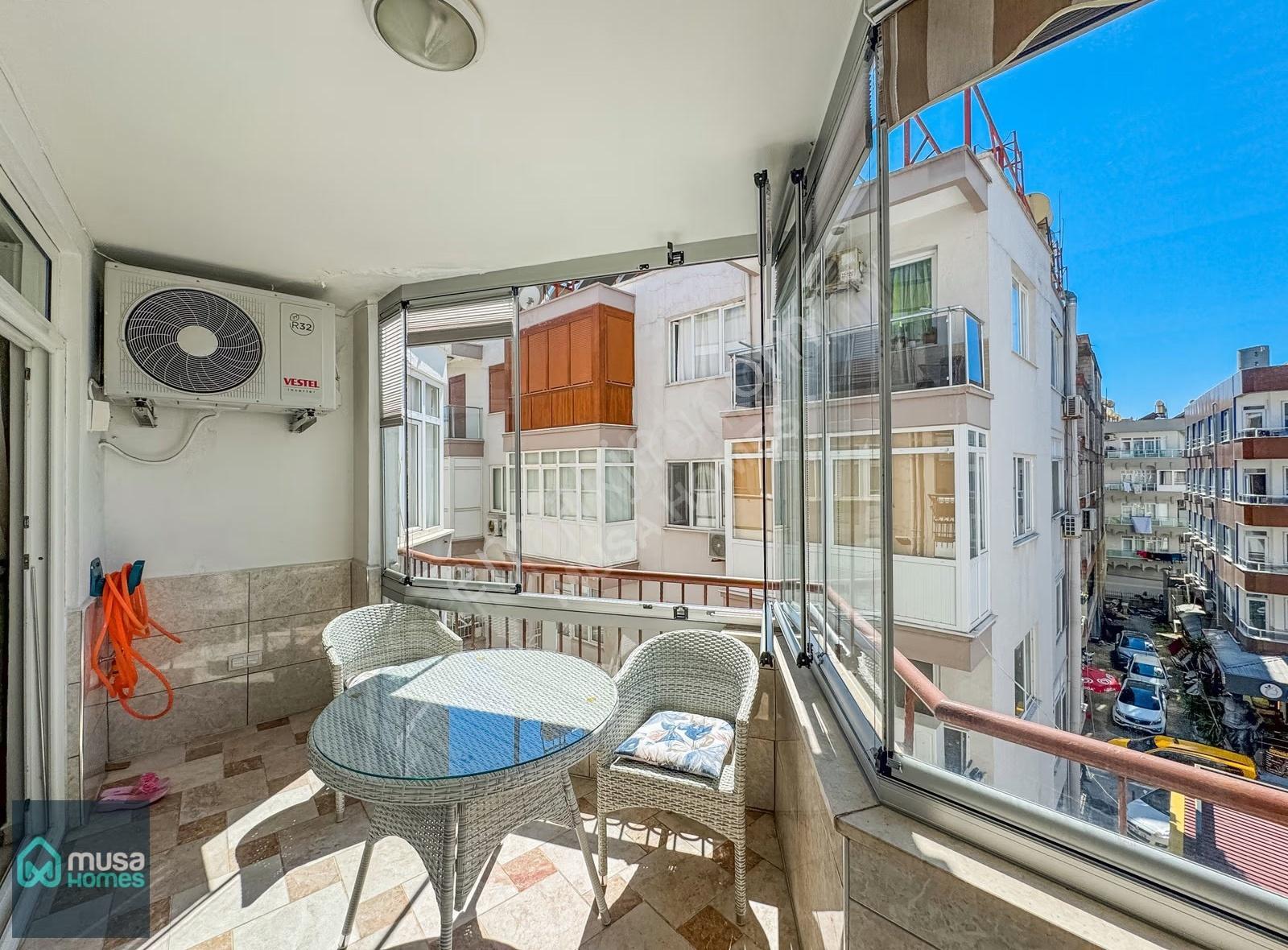 Alanya Merkezde Denize Sıfır Bölgede 2+1 Eşyalı Daire - Görsel 10