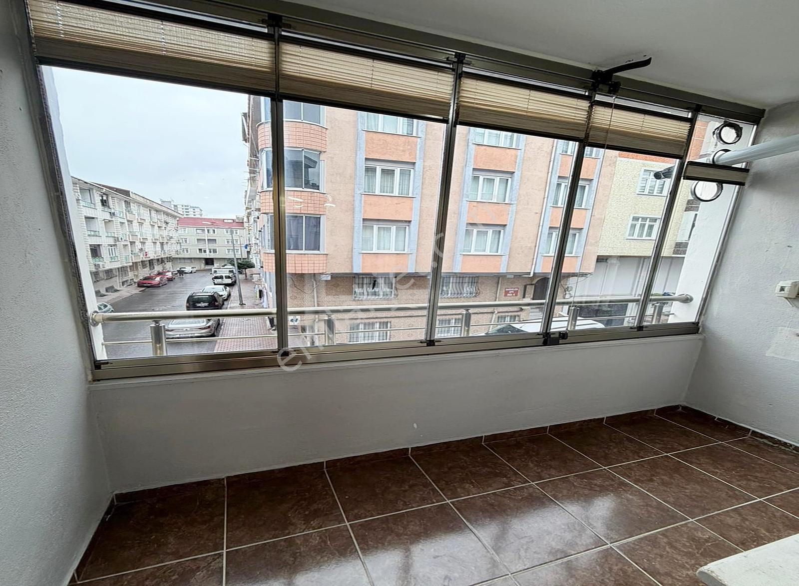 Efe İnşaat'tan Metrobüse Yakın Çift Balkonlu Geniş Daire - Görsel 29