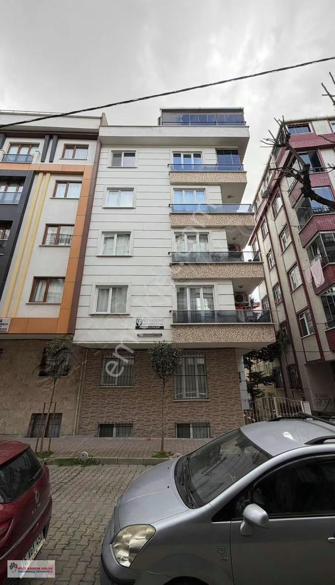 Yenibosna Zafer'de Masrafsız Asansörlü Balkonlu 2+1 - Görsel 14